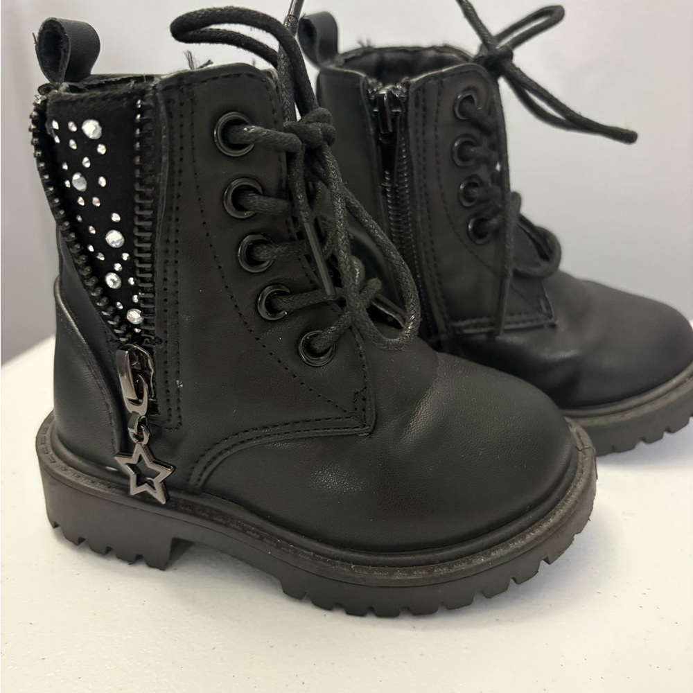 TOMMY BAHAMA COMBAT BOOTS 🥾